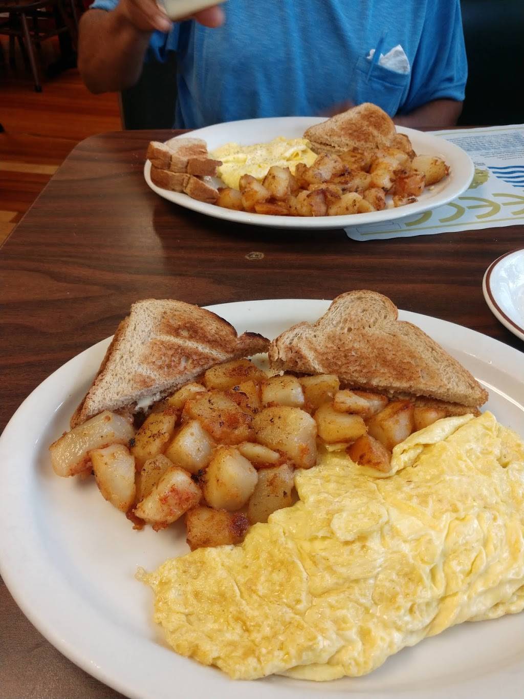 Heidis Place | restaurant | 685 Warren Ave, Brockton, MA 02301, USA | 5085830060 OR +1 508-583-0060