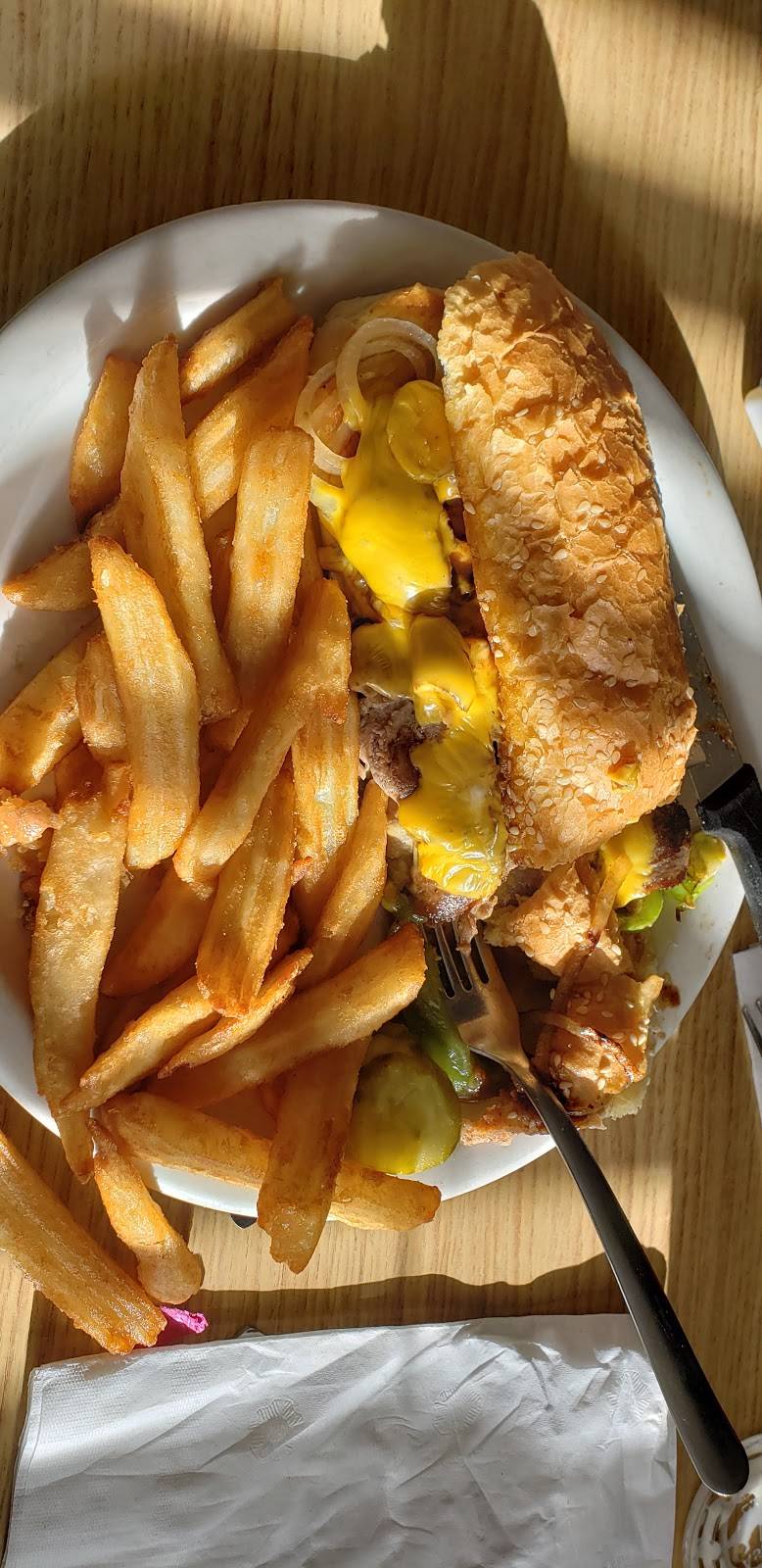 P.T. Christoffs | restaurant | 22900 Allen Rd, Woodhaven, MI 48183, USA | 7346754626 OR +1 734-675-4626