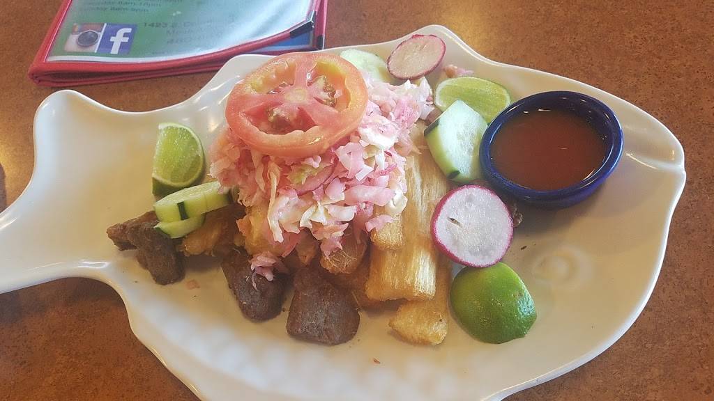 Gladys Restaurante Salvadoreño | restaurant | 1423 S Country Club Dr, Mesa, AZ 85210, USA | 4806492541 OR +1 480-649-2541