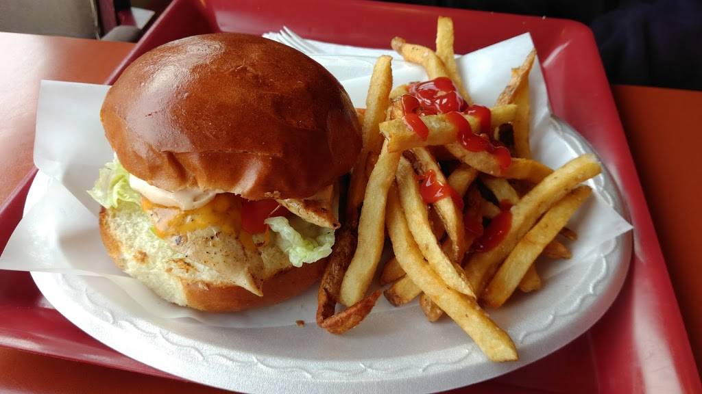 The Village Eatery | restaurant | 12 Queen St E, Cambridge, ON N3C 2A8, Canada | 5192601117 OR +1 519-260-1117