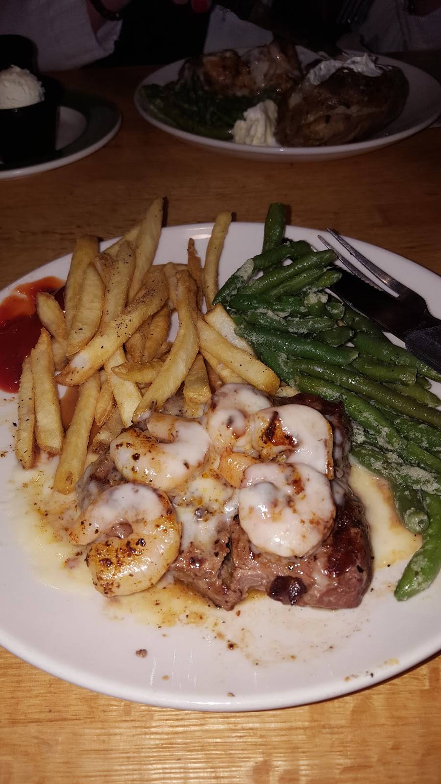 Applebees Grill + Bar | restaurant | 109 S Memorial Dr, New Castle, IN 47362, USA | 7655214275 OR +1 765-521-4275