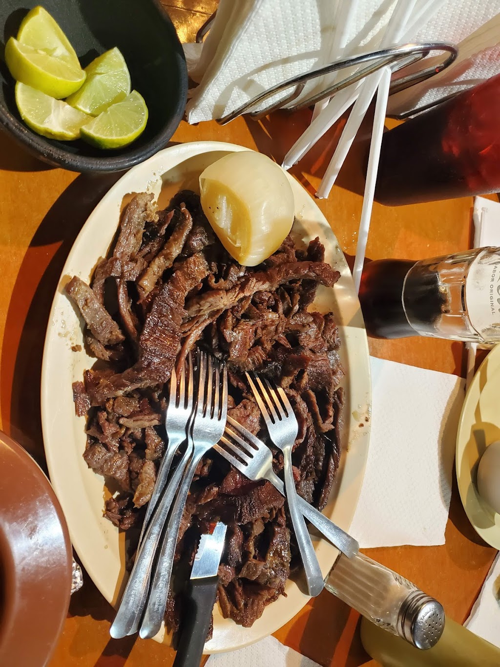 Kikis Restaurant | restaurant | 1100 S Jackson Rd, McAllen, TX 78503, USA | 9566310277 OR +1 956-631-0277