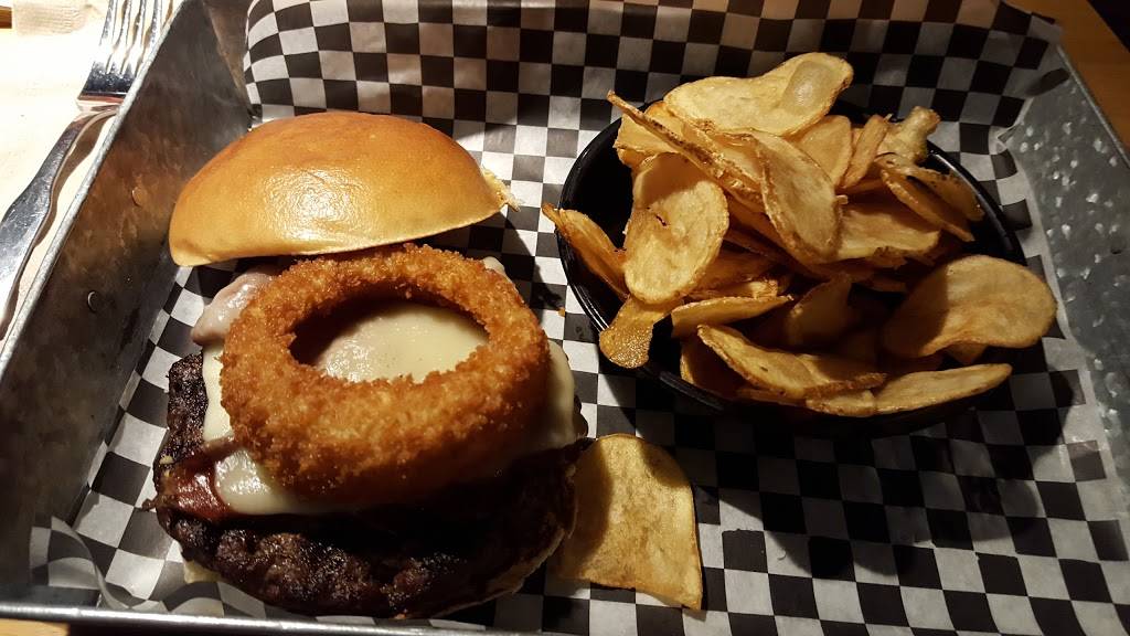 The Works Gourmet Burger Bistro | restaurant | 2525 Bank St, Ottawa, ON K1V 8R9, Canada | 6132470406 OR +1 613-247-0406