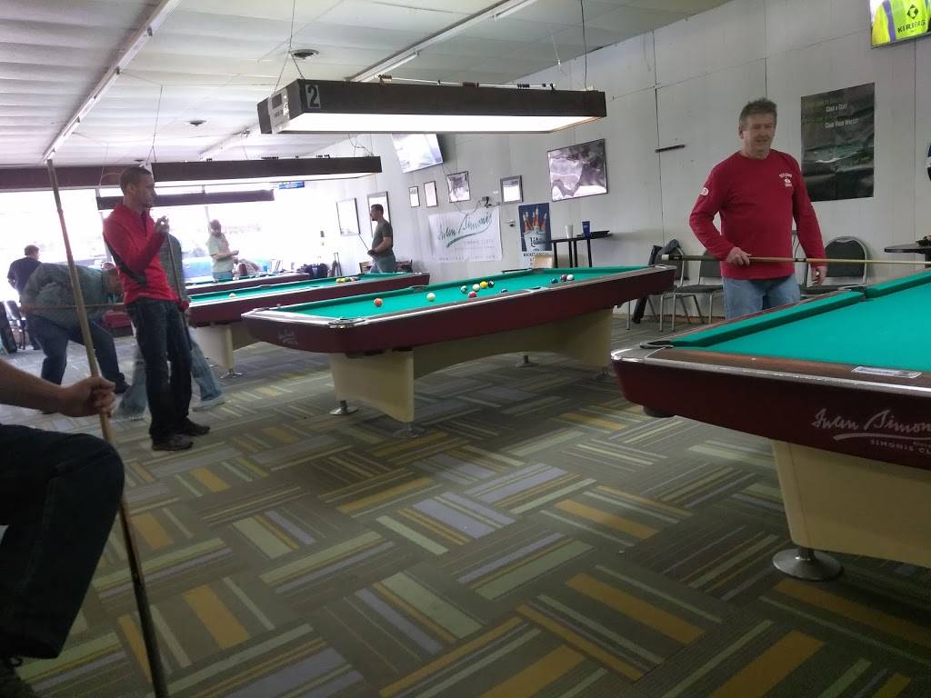 Padgetts Place Bar and Grill | restaurant | 215 S Alvarado Ave, Belle, MO 65013, USA | 5738593377 OR +1 573-859-3377