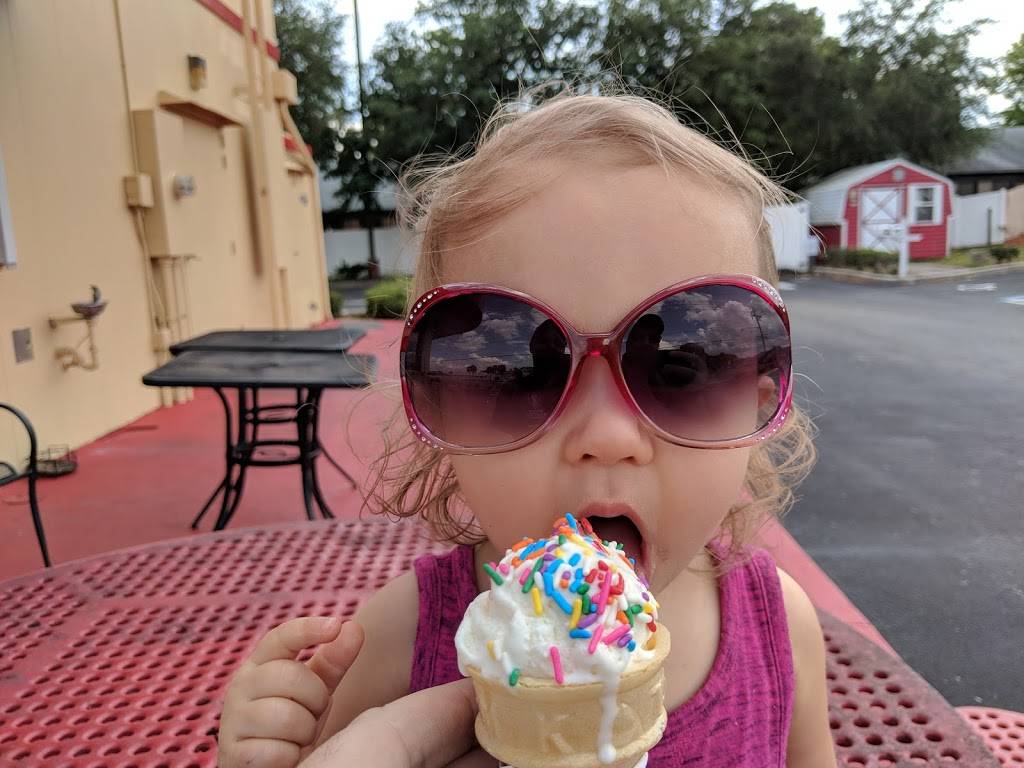 Brusters Real Ice Cream | restaurant | 855 Cheney Hwy, Titusville, FL 32780, USA | 3213850400 OR +1 321-385-0400