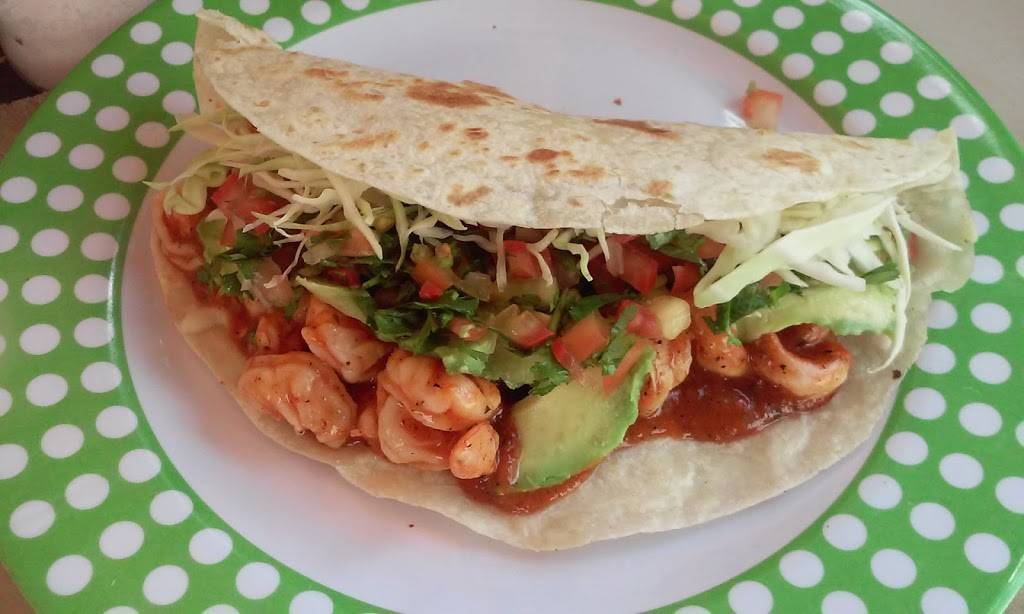 Mariscos Costa Chica | restaurant | Blvd. Alfredo Bonfil 175, Amp Mazatlan, 22710 Rosarito, B.C., Mexico | 016241174488 OR +52 624 117 4488