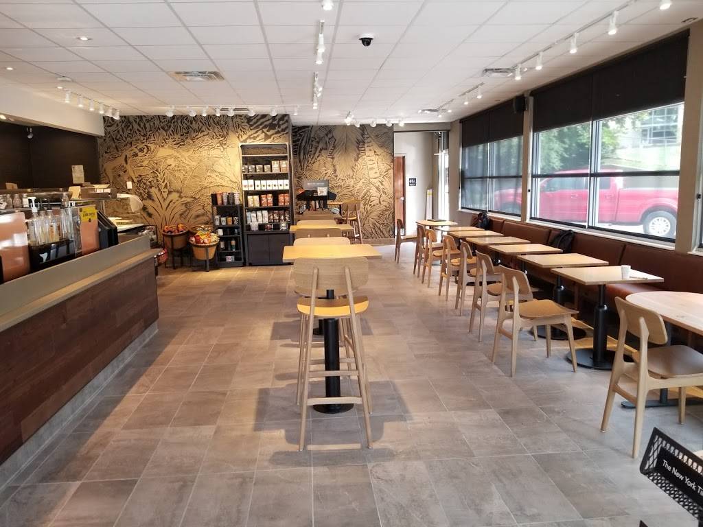 Starbucks | cafe | 1921 S Walnut St, Bloomington, IN 47401, USA | 8123331657 OR +1 812-333-1657
