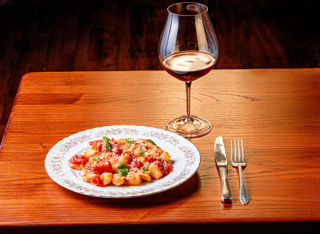 Osteria Stella | restaurant | 108 W Jackson Ave #2, Knoxville, TN 37902, USA | 8652474729 OR +1 865-247-4729