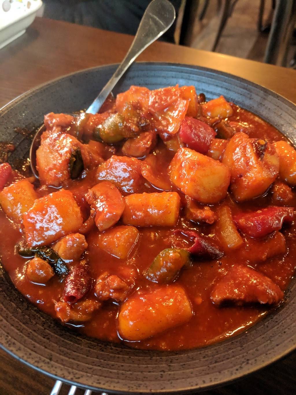 BBQ Chicken | restaurant | 56 Whitney Ave, New Haven, CT 06510, USA | 4752386802 OR +1 475-238-6802