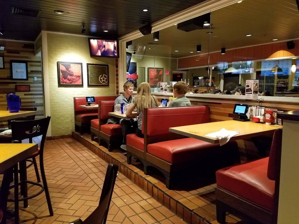 Chilis Grill & Bar | restaurant | 8100 Giacosa Pl, Memphis, TN 38133, USA | 9013723132 OR +1 901-372-3132