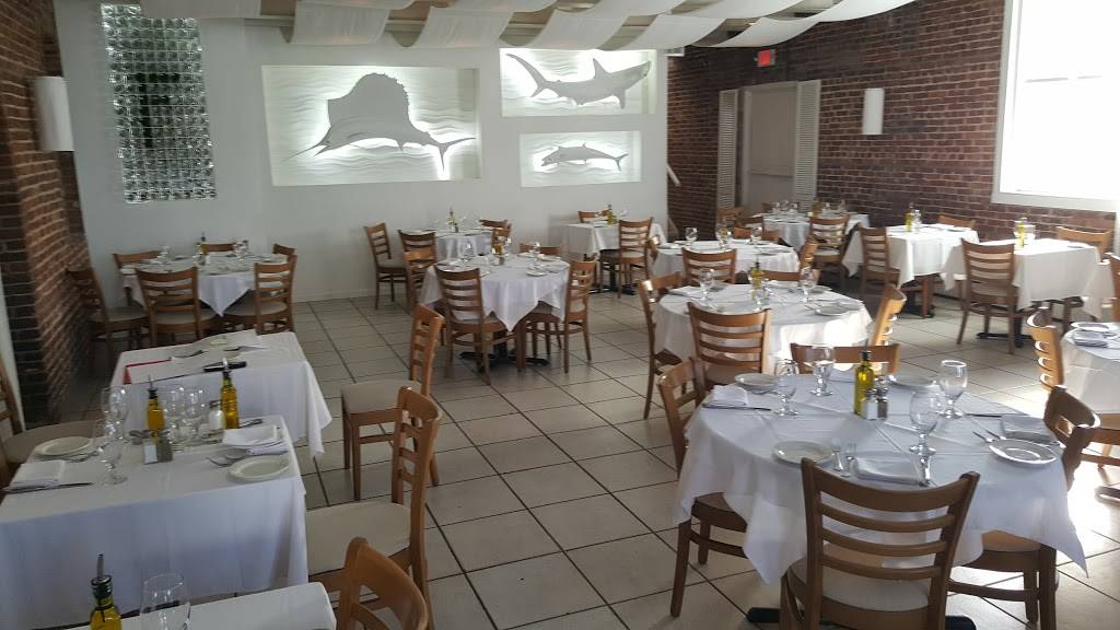 f.i.s.h on main | restaurant | 286 Main St, Port Washington, NY 11050, USA | 5168831515 OR +1 516-883-1515