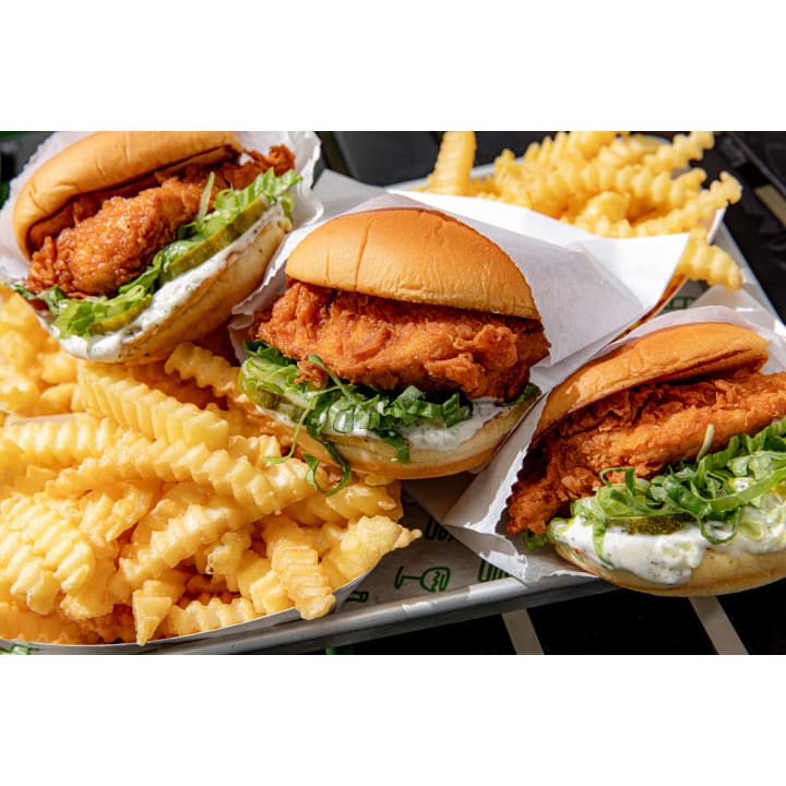 Shake Shack Livonia | restaurant | 39300 W Seven Mile Rd, Livonia, MI 48152, USA | 7343392939 OR +1 734-339-2939