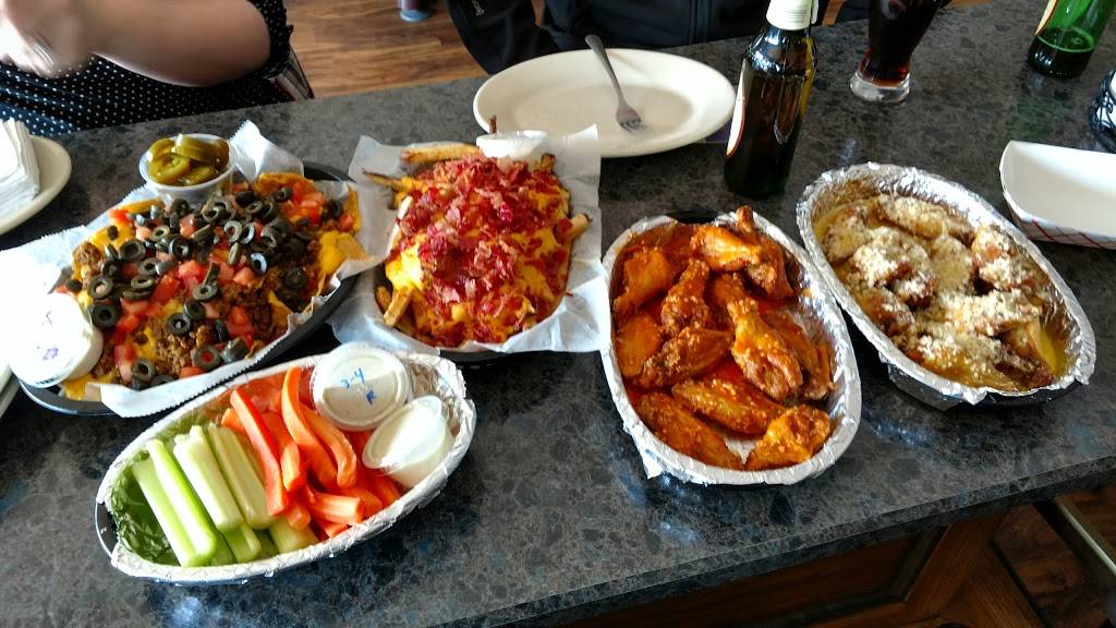 Longboyz Tavern | restaurant | 200 Cleveland Ave W, Warren, OH 44483, USA | 3308472233 OR +1 330-847-2233