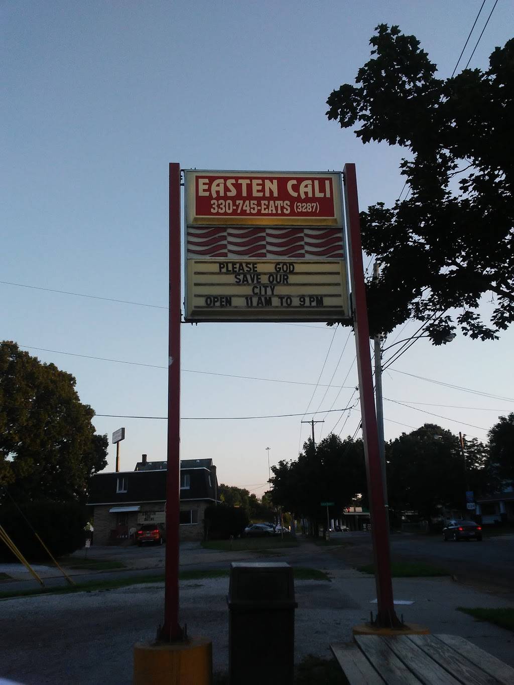 Easten Cali | restaurant | 2473 East Ave, Akron, OH 44314, USA | 3307453287 OR +1 330-745-3287