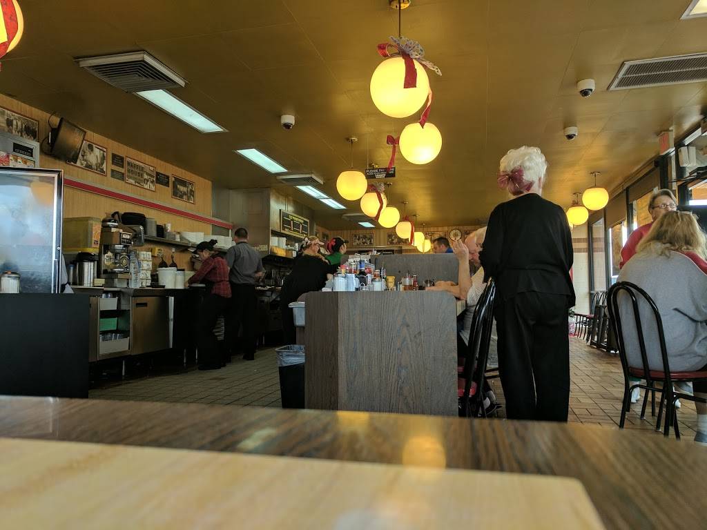 Waffle House | meal takeaway | 7414 Strawberry Plains Pike, Knoxville, TN 37924, USA | 8659322454 OR +1 865-932-2454