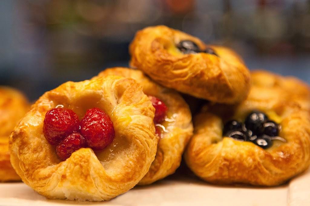 The Circle | restaurant | 1 S County Rd, Palm Beach, FL 33480, USA | 8554355744 OR +1 855-435-5744