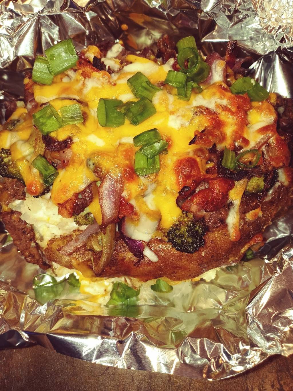 TreeTop Potatoes | restaurant | 1417 Damera, Beaumont, CA 92223, USA | 6465224586 OR +1 646-522-4586