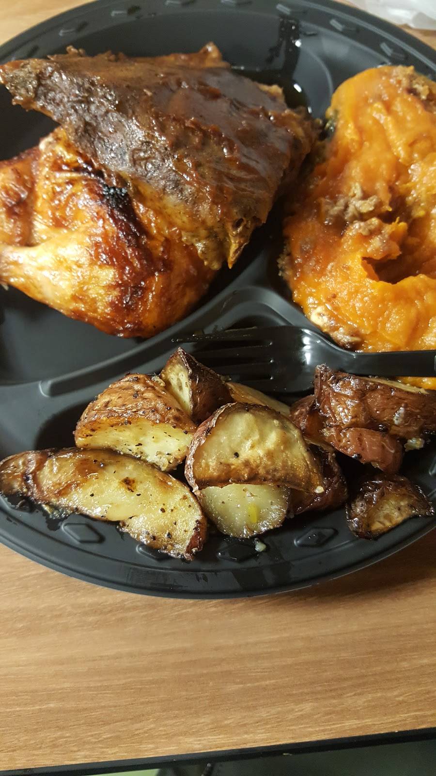 Boston Market | restaurant | 419 Old Country Rd, Westbury, NY 11590, USA | 5169970777 OR +1 516-997-0777