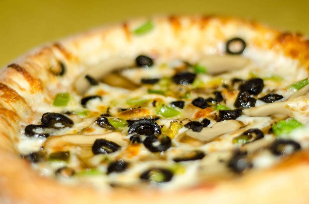 Maminos Pizza | restaurant | Blvd. Geranios 512, Las Lomitas, 22810 Ensenada, B.C., Mexico | 016461749001 OR +52 646 174 9001