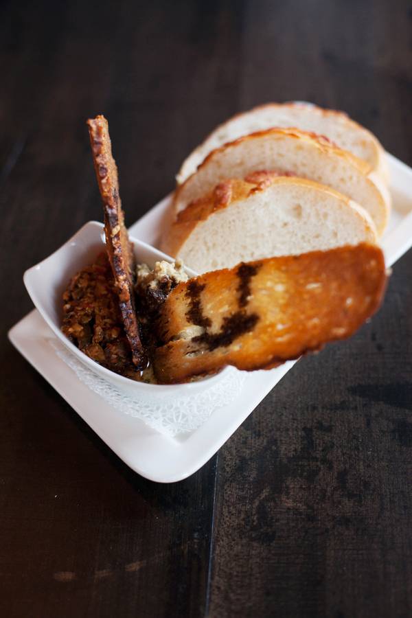 Michael & Marions | restaurant | 89 Bayfield St, Barrie, ON L4M 3A7, Canada | 7057211188 OR +1 705-721-1188