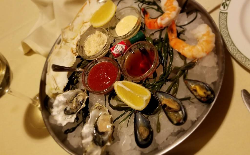 Lawrys The Prime Rib | restaurant | 4043 Howard Hughes Pkwy, Las Vegas, NV 89169, USA | 7028932223 OR +1 702-893-2223