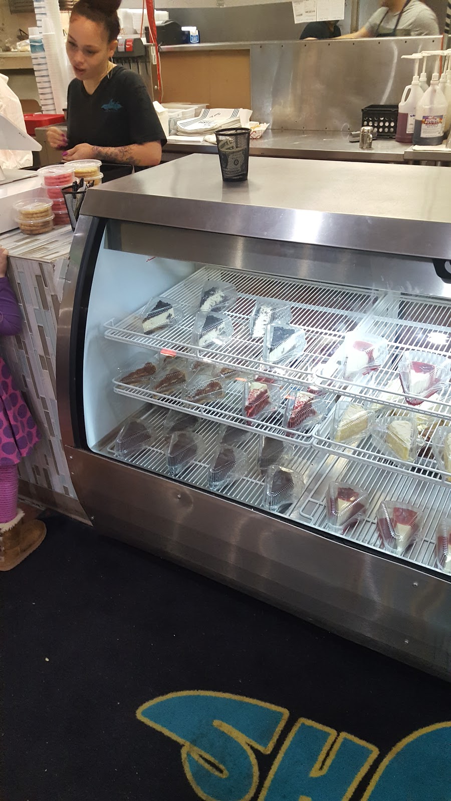 Bombora Fish and Chicken | restaurant | 3954 Austin Peay Hwy, Memphis, TN 38128, USA | 9012661101 OR +1 901-266-1101