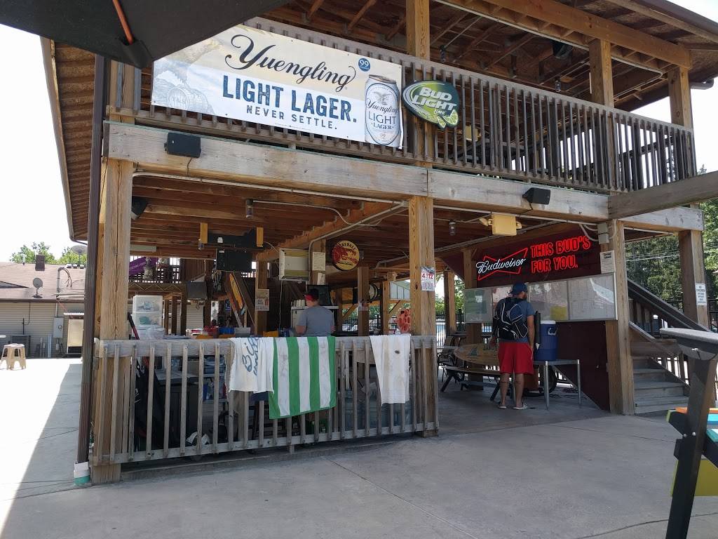 Razzles | restaurant | 27128 Bagley Rd, Olmsted Falls, OH 44138, USA | 4402353663 OR +1 440-235-3663