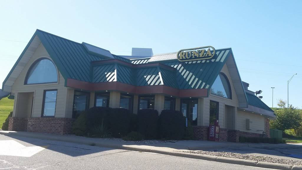 Runza Restaurant | restaurant | 816 Galvin Rd S, Bellevue, NE 68005, USA | 4022920267 OR +1 402-292-0267