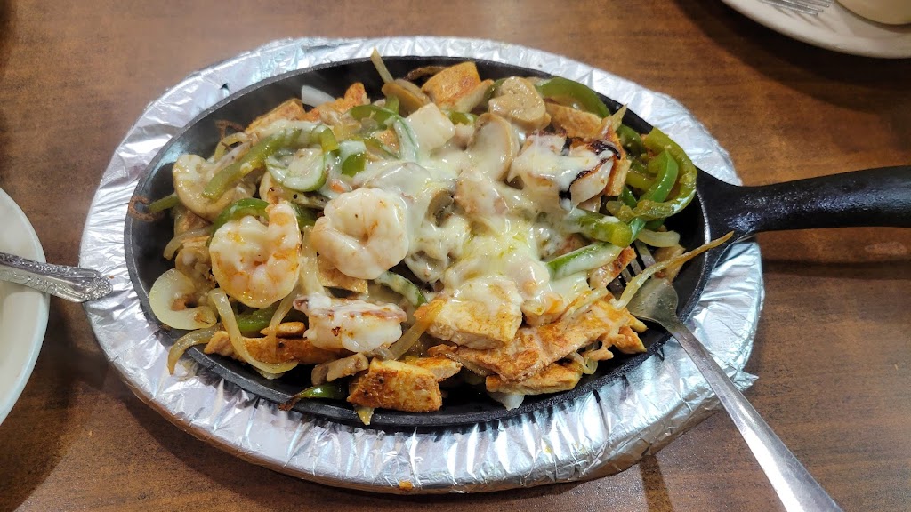 Agave Jalisco Mexican Restaurant | restaurant | 220 River St, Tilden, TX 78072, USA | 3612743337 OR +1 361-274-3337