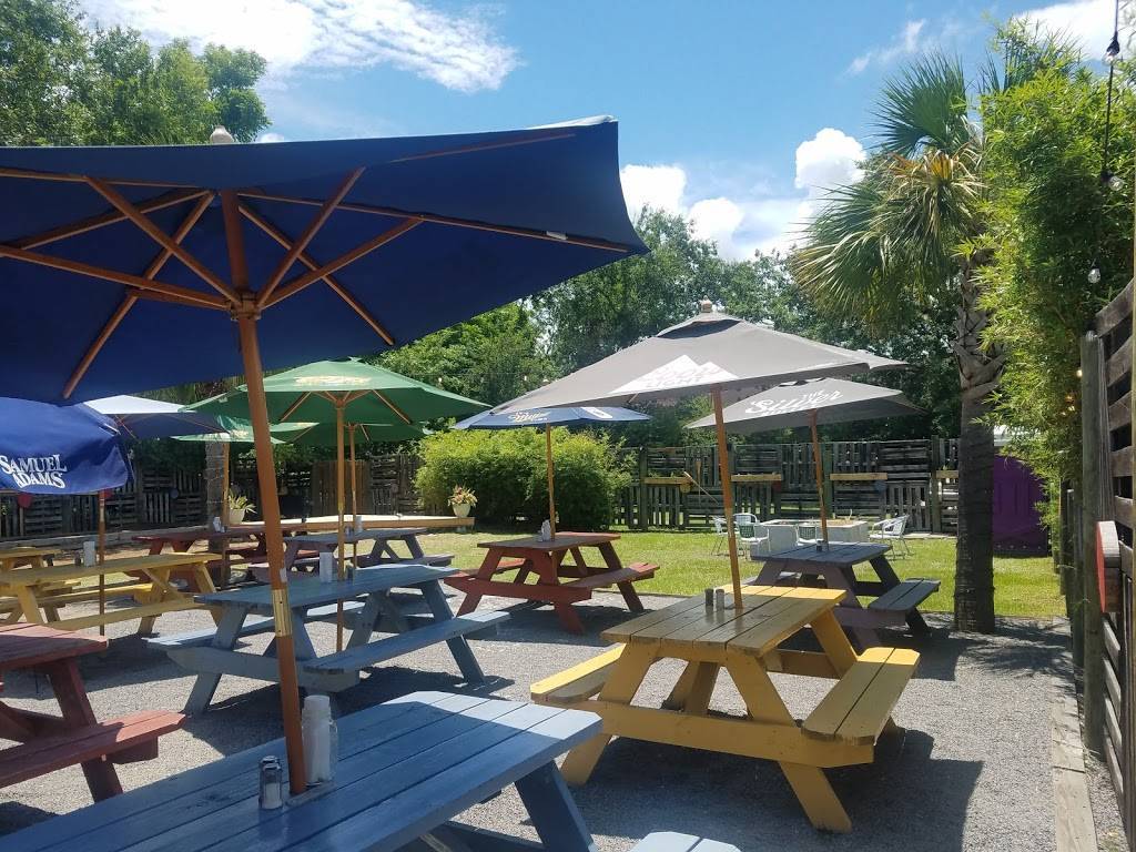 Bohemian Bull | restaurant | 1531 Folly Rd, Charleston, SC 29412, USA | 8432251817 OR +1 843-225-1817