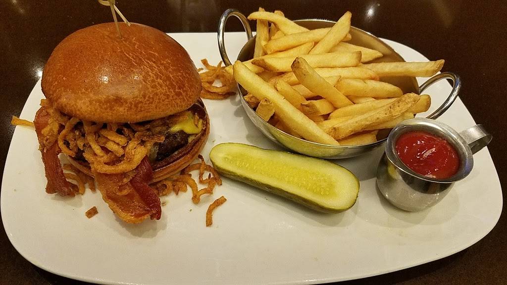 Skylight Bistro & Wine Bar | restaurant | 7202 E 21st St, Indianapolis, IN 46219, USA | 3173521231 OR +1 317-352-1231