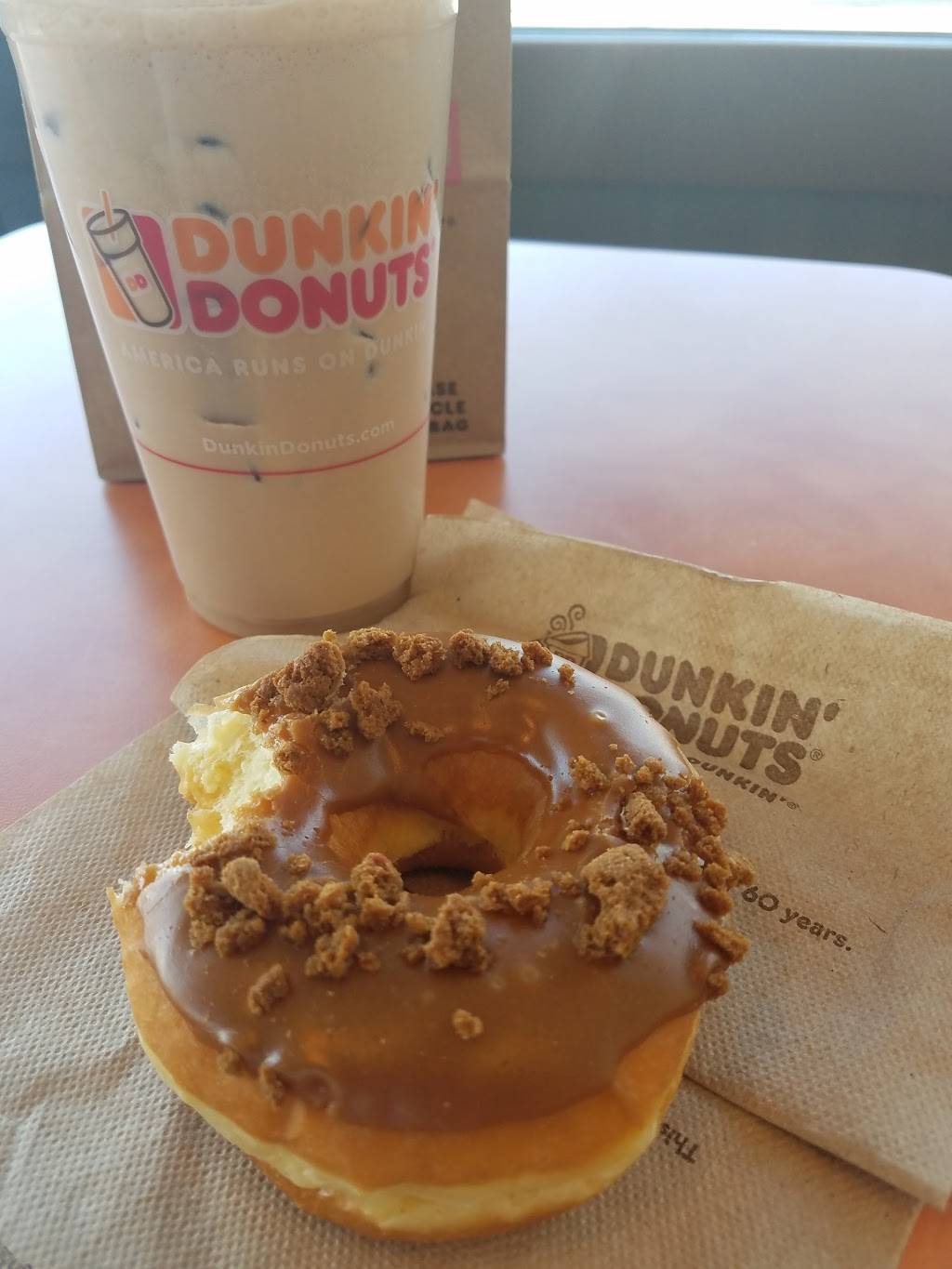 Dunkin | bakery | 742 Main St, Westbrook, ME 04092, USA | 2078879645 OR +1 207-887-9645
