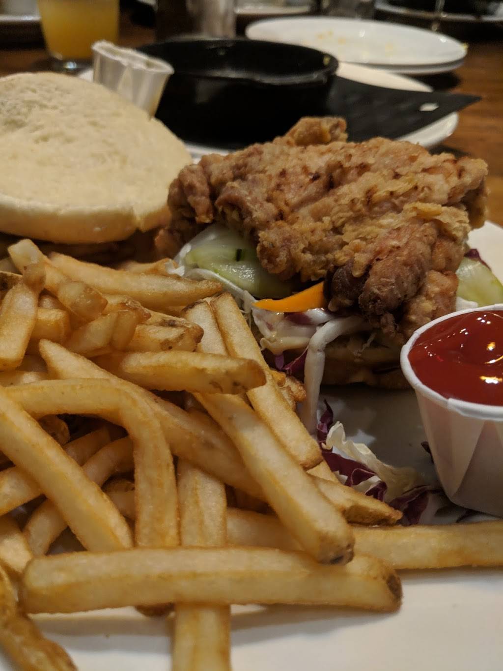 Horse Thieves Tavern | restaurant | 585 High St, Dedham, MA 02026, USA | 7817089185 OR +1 781-708-9185