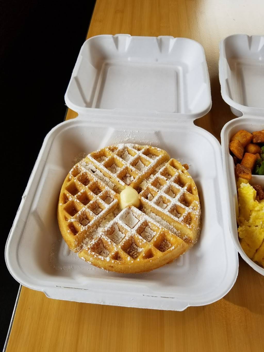 Country Style Chicken And Waffles | restaurant | 4817 St Barnabas Rd, Marlow Heights, MD 20748, USA | 2405327969 OR +1 240-532-7969