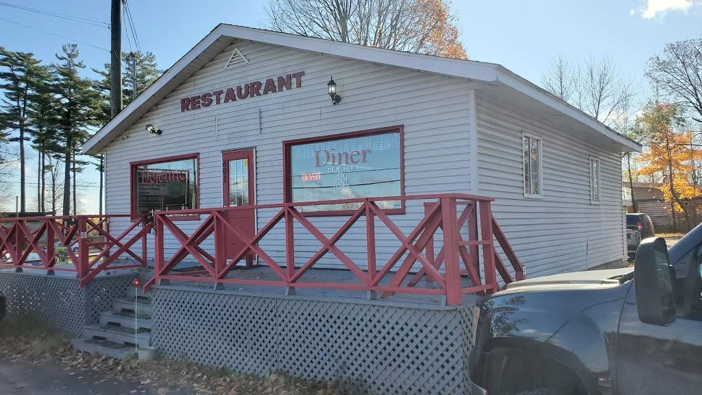 Café Aux 4 Coins | restaurant | 601 Rue de Martigny O, Saint-Jérôme, QC J5L 1Z6, Canada | 4505047710 OR +1 450-504-7710