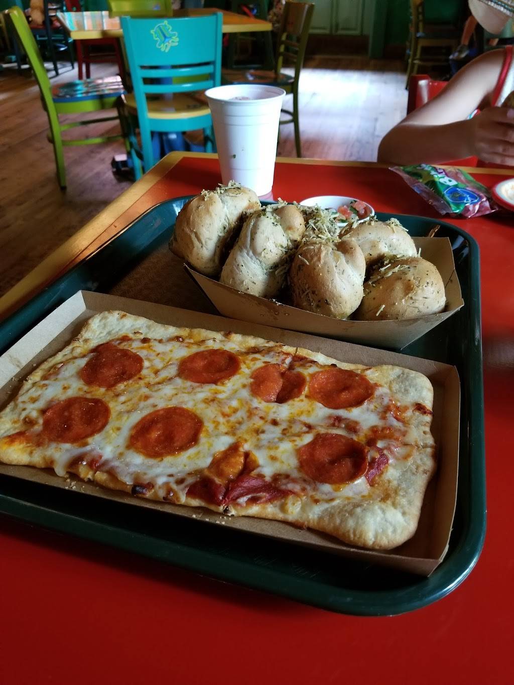 Pizzafari | restaurant | 2901 W Osceola Pkwy, Orlando, FL 32830, USA | 4079393463 OR +1 407-939-3463