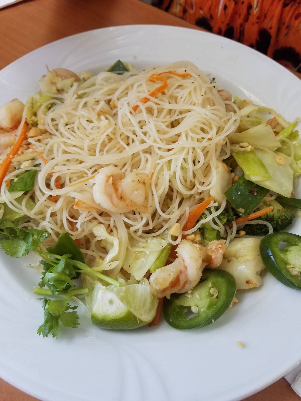 Island Pho & Grill | restaurant | 4205 Pine Island Rd, Matlacha, FL 33993, USA | 2395584007 OR +1 239-558-4007