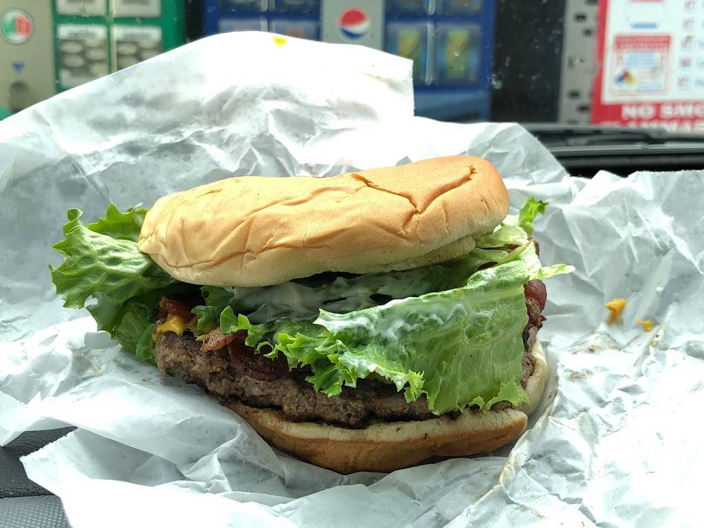 Chicken Coop Restaurant | restaurant | 40 Front St, Lovingston, VA 22949, USA | 4342637818 OR +1 434-263-7818