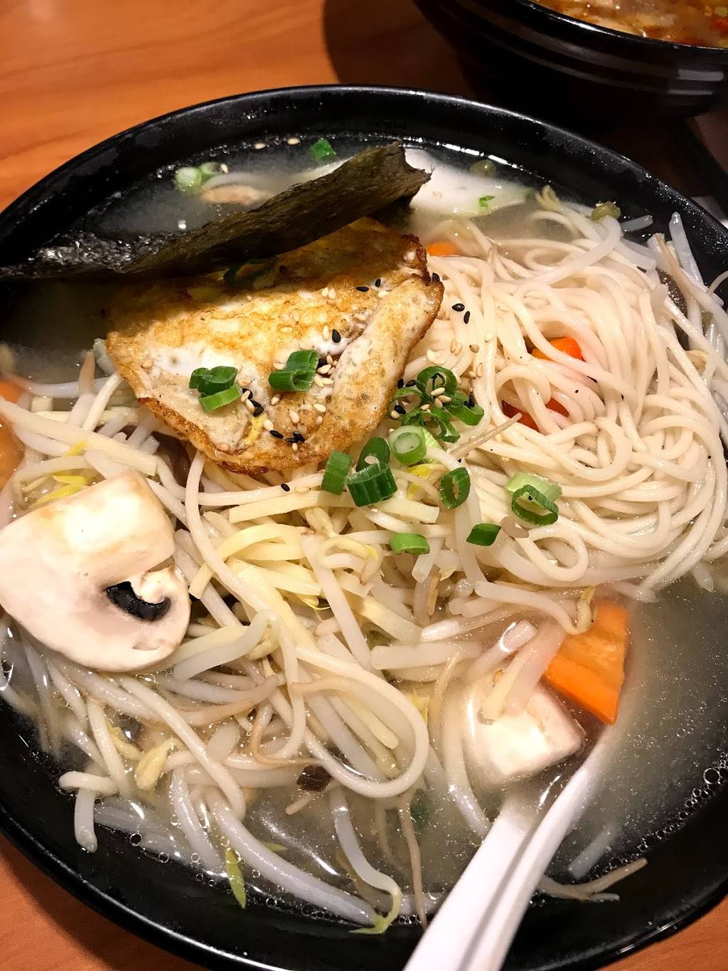 Lees Asian Cuisine | restaurant | 3140 Dougall Ave, Windsor, ON N9E 1S6, Canada | 5199690333 OR +1 519-969-0333