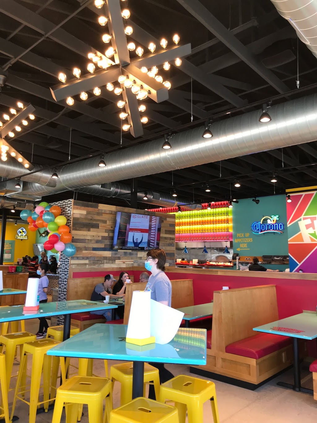 Fuzzys Taco Shop | restaurant | 1671 Shedeck Pkwy, Yukon, OK 73099, USA | 4054674410 OR +1 405-467-4410