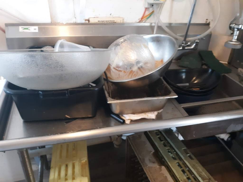 Crazy Bobs BBQ | restaurant | Brooks Park Dr, Okoboji, IA 51355, USA | 7123328013 OR +1 712-332-8013