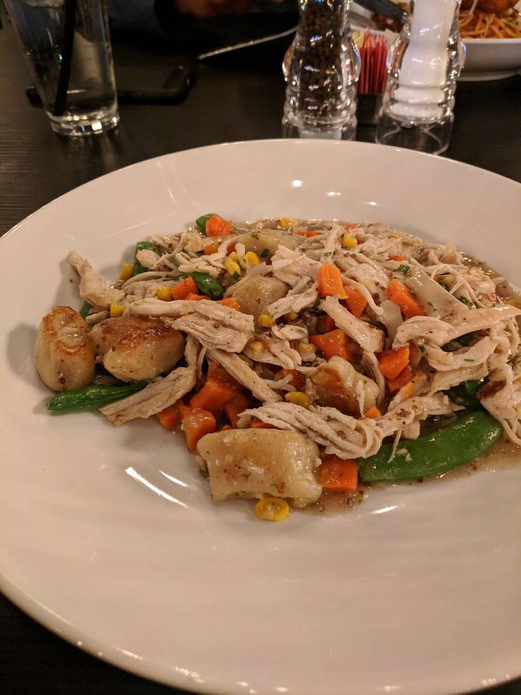 Taphouse Kitchen | restaurant | 3131 E Shea Blvd, Phoenix, AZ 85028, USA | 6024822800 OR +1 602-482-2800