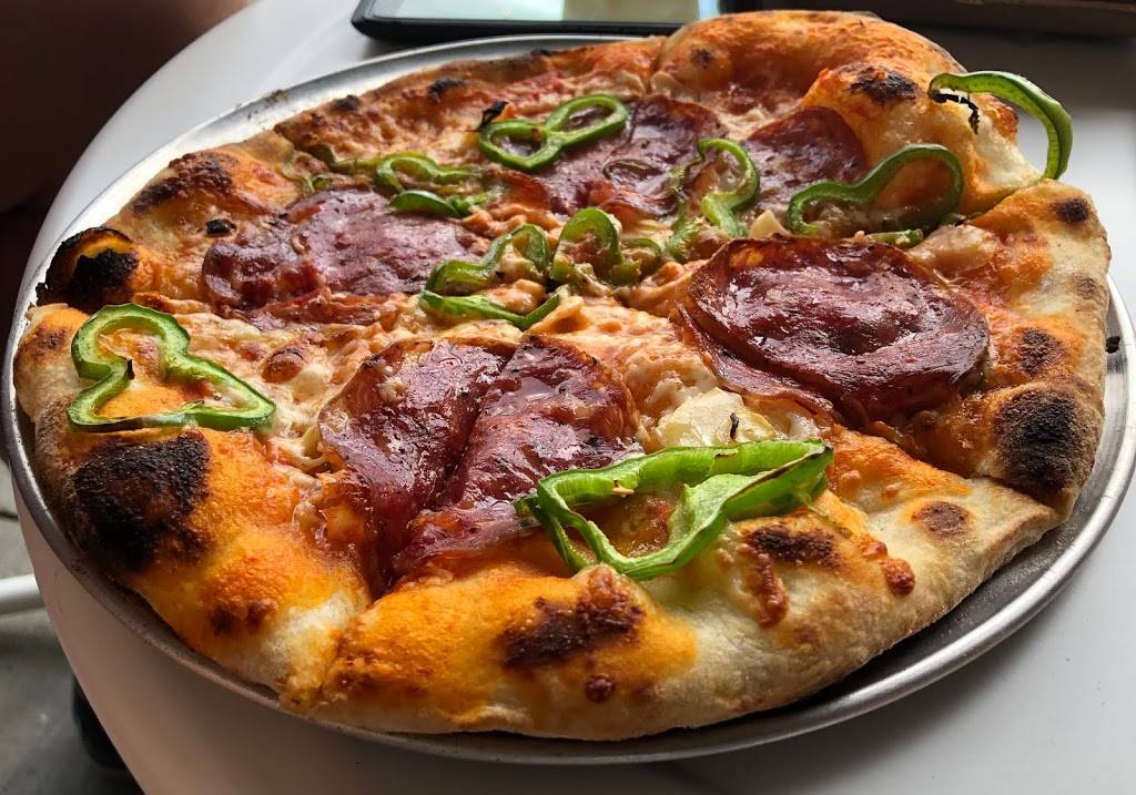 Pizza Lobo | meal takeaway | 3000 W Fullerton Ave, Chicago, IL 60647, USA | 3122651745 OR +1 312-265-1745