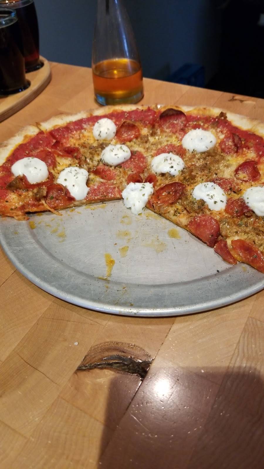 Mirror Image Brewing | restaurant | 5969 Iris Pkwy, Frederick, CO 80530, USA | 7204455969 OR +1 720-445-5969