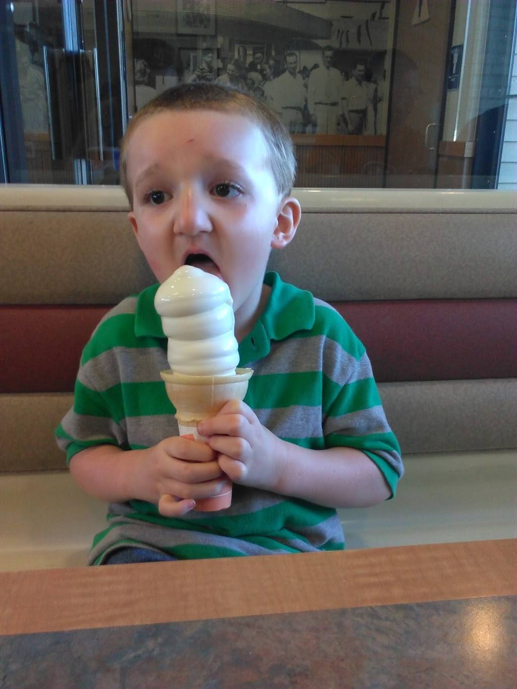 Dairy Queen | restaurant | W63 N170, Washington Ave, Cedarburg, WI 53012, USA | 2623773164 OR +1 262-377-3164