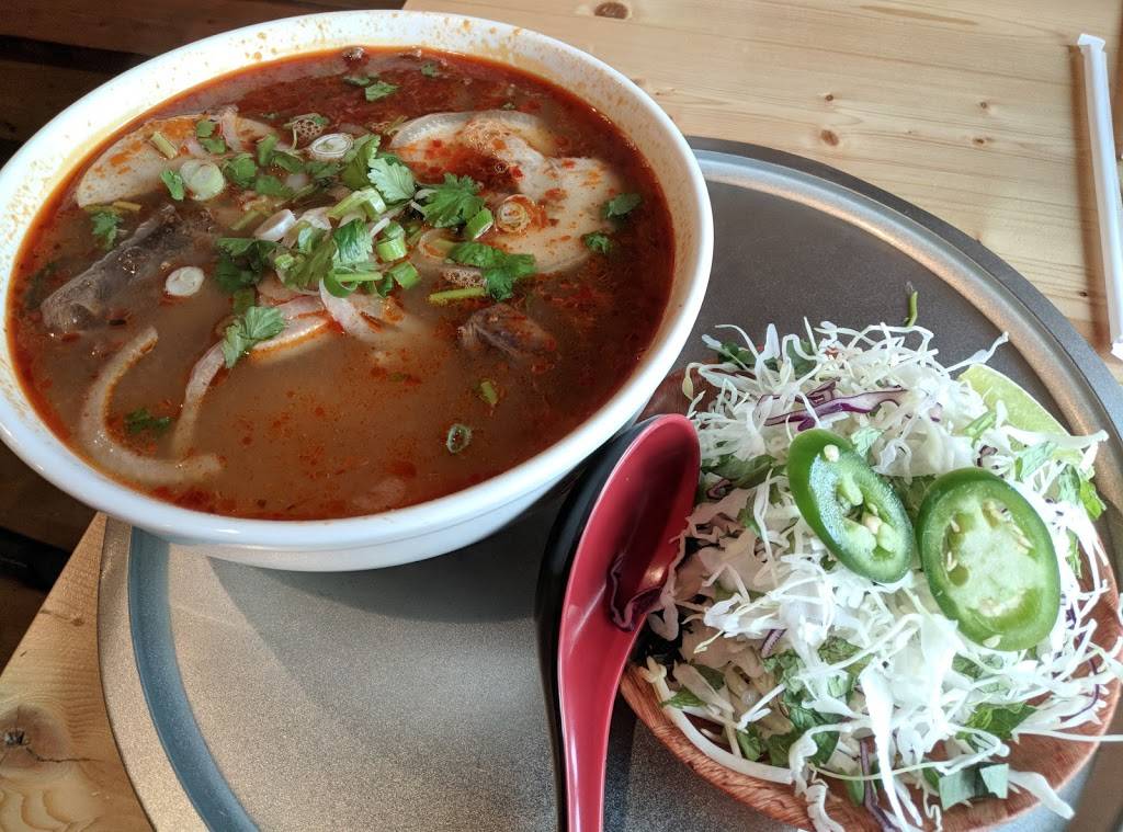 Miss Saigon Restaurant | restaurant | 1129 W Argyle St, Chicago, IL 60640, USA | 7736815700 OR +1 773-681-5700