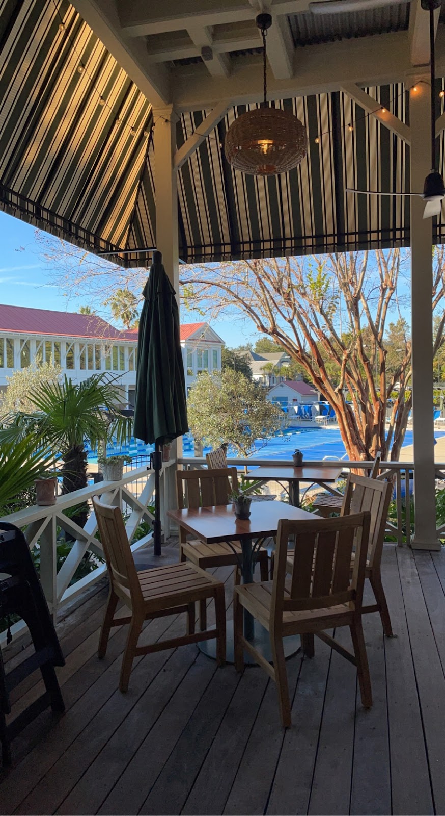 The Lido | restaurant | 252 Ponsbury Rd, Mt Pleasant, SC 29464, USA | 8439717834 OR +1 843-971-7834