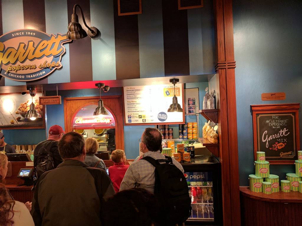 Garrett Popcorn Shops | meal takeaway | 600 E Grand Ave, Chicago, IL 60611, USA | 8884767267 OR +1 888-476-7267