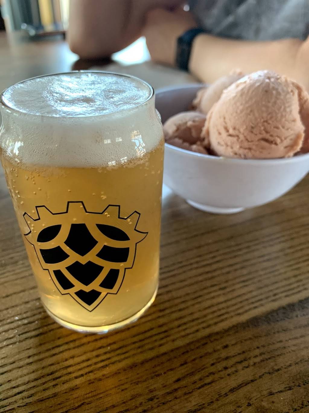 Union Corners Brewery | restaurant | 2438 Winnebago St, Madison, WI 53704, USA | 6087091406 OR +1 608-709-1406