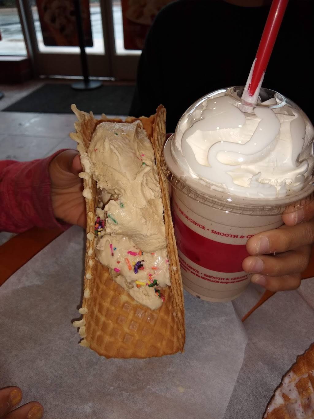 Cold Stone Creamery | bakery | 909 Hartford Tpke Ste D7B, Waterford, CT 06385, USA | 8604470530 OR +1 860-447-0530